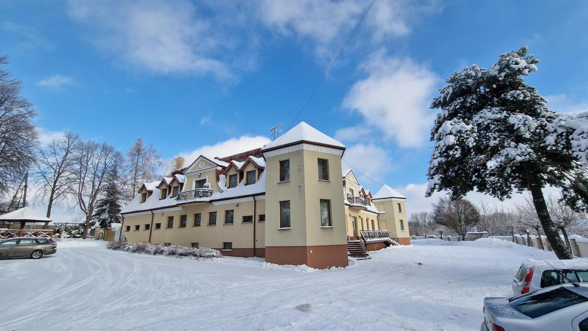 Hotel Palacowa Narol Exteriör bild